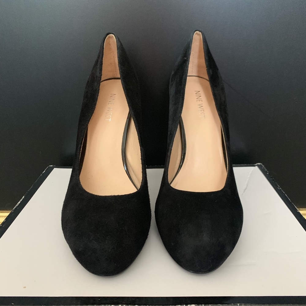 Nine West Genuine Suede Black Pumps size 8.5